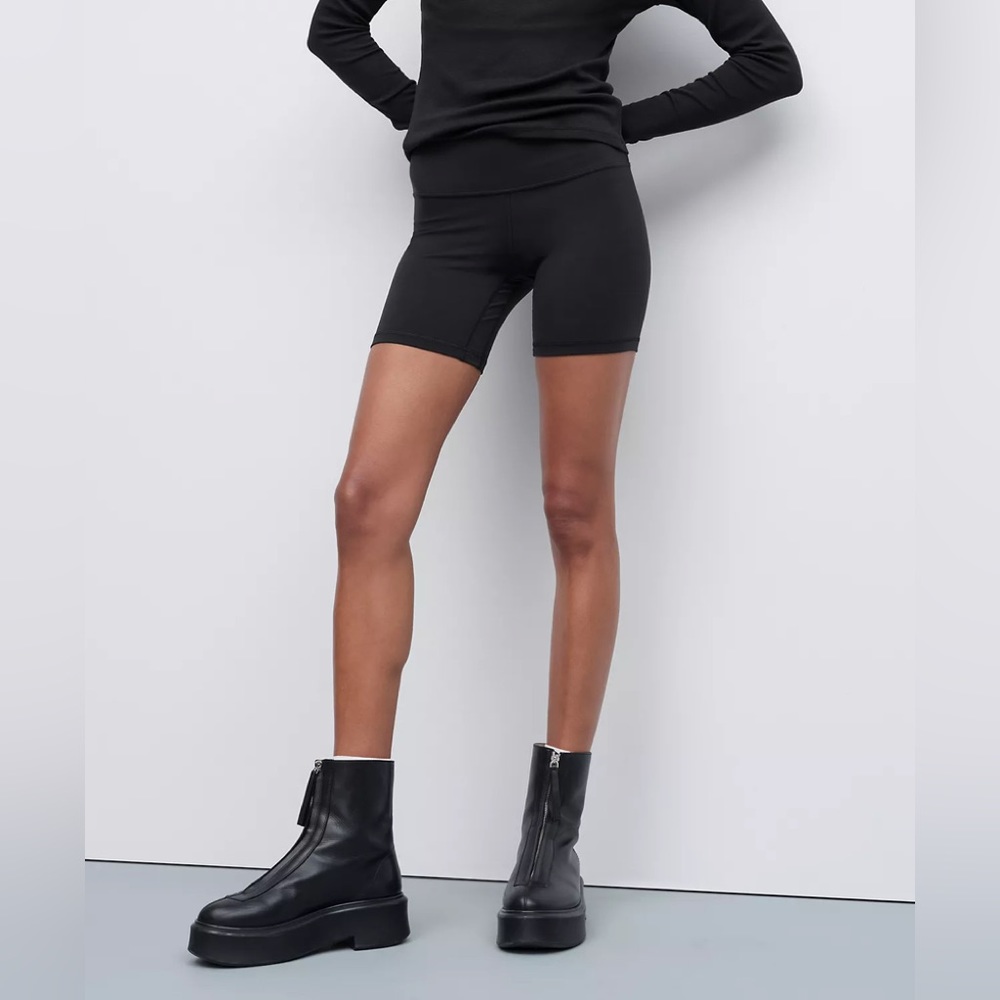 lululemon Align High-Rise Short 6" black